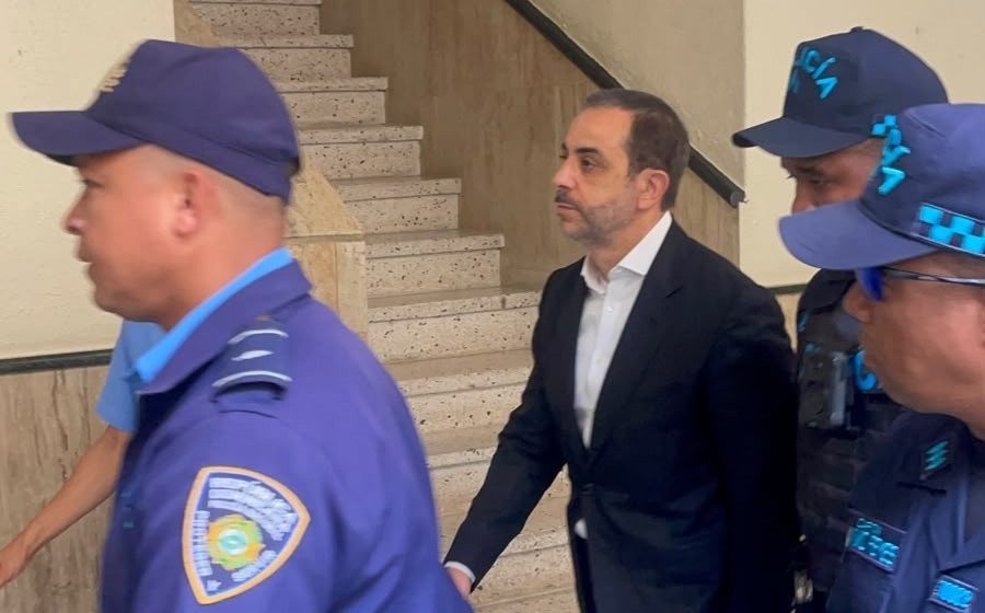 Antonio y Maribel Espaillat llegan este viernes al tribunal para juicio por caso Jet Set