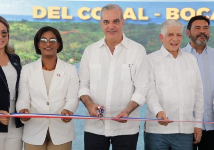 Tras 25 años de espera, presidente Abinader inaugura la carretera de Boca de Chavón