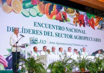 Abinader destaca avances del Gobierno en mecanización agrícola para elevar la productividad