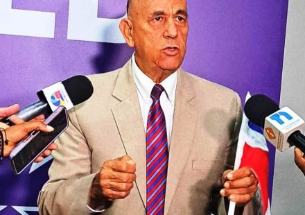 Luis de León: La democracia está en peligro y la oposición tiene que unificarse