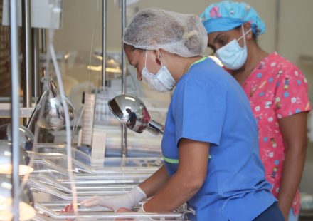 Salud Pública dice se reduce la mortalidad materna e infantil en 2026