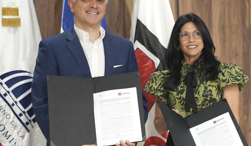 Minerd y Adozona acuerdan fortalecer formación técnico-profesional para zonas francas