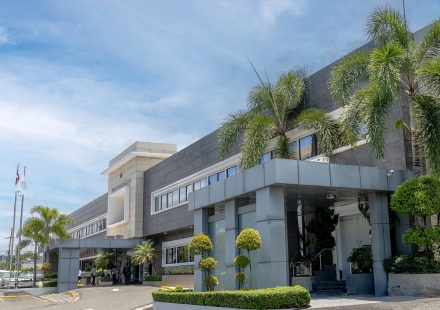 RD recompra US$1,385.2 MM en bonos y coloca nueva emisión por US$1,600 MM con plazo hasta marzo de 2039