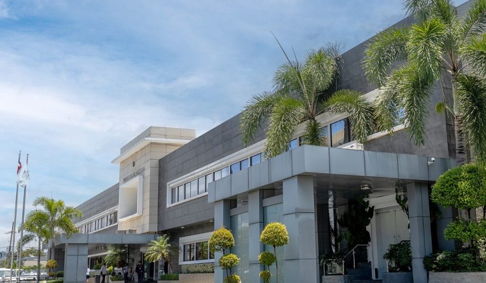 RD recompra US$1,385.2 MM en bonos y coloca nueva emisión por US$1,600 MM con plazo hasta marzo de 2039