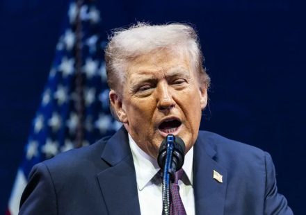 Denver demanda a Trump para impedir operaciones de ICE en centros de votación