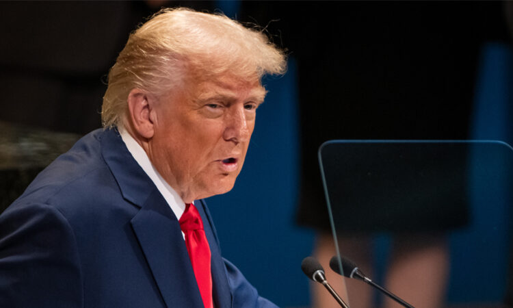 Trump dice que congresista republicana que rechaza su política migratoria ganó gracias él