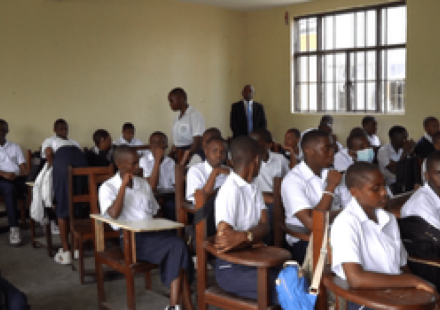 DRC: Ebola fears grow as children return to school