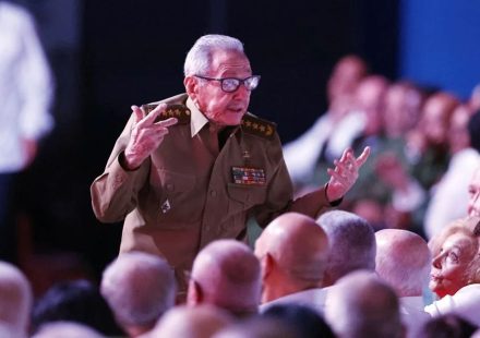 EE. UU. sanciona a nieto de Raúl Castro y banco cubano