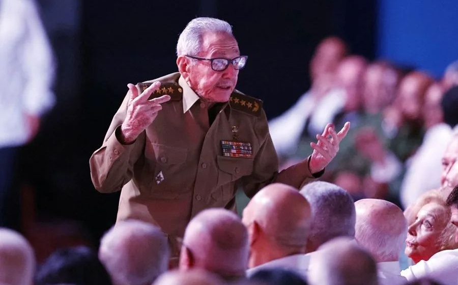 EE. UU. sanciona a nieto de Raúl Castro y banco cubano
