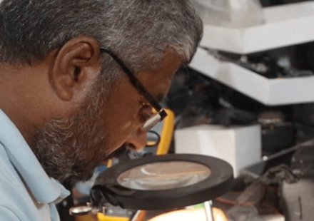 Gaza repairman helps journalists to keep documenting genocide