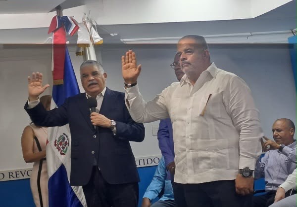 Dirigentes del PRD en Barahona piden a Noé Sterling volver a asumir candidatura a alcalde