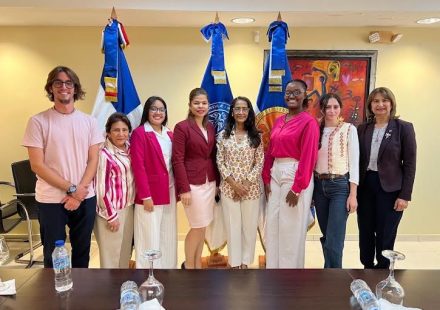 UASD despide estudiantes cursarán programas en Canadá e Italia
