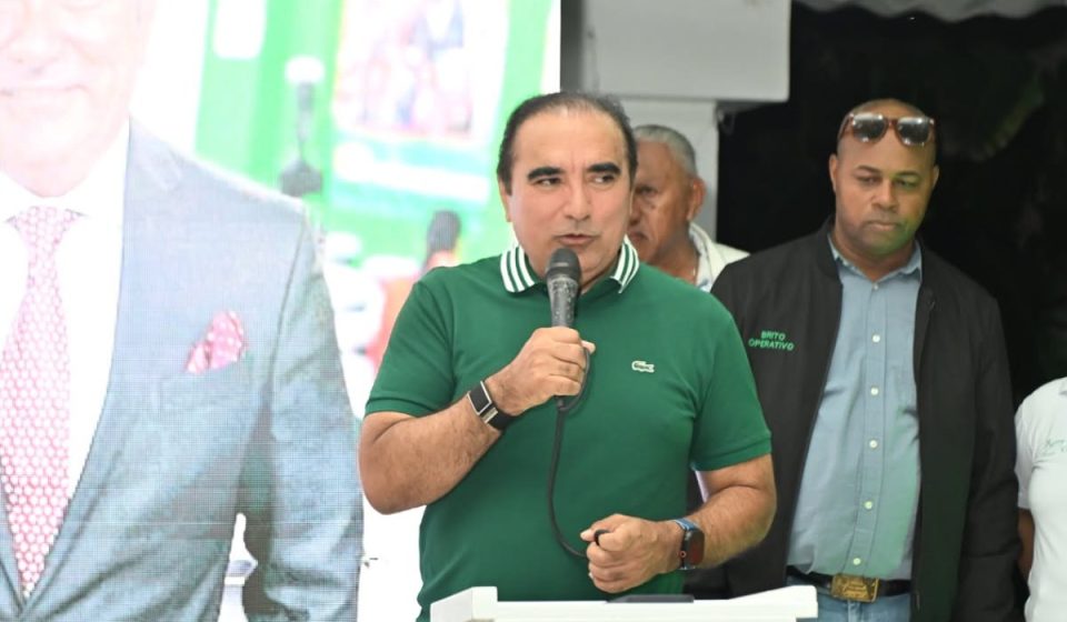 Víctor Pavón cuestiona gestión de Betty Gerónimo y la califica como una “tragedia municipal”