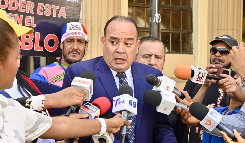 Surun Hernández cuestiona que clínicas y laboratorios no estén entre los investigados del caso SeNaSa