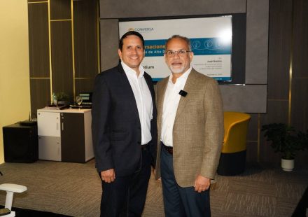 Spatium Coworking reúne a ejecutivos de empresas multinacionales en un EfiZienZia Break sobre conversaciones de alto desempeño
