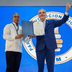 Abinader asume la presidencia del PRM y reivindica la unidad como una de sus prioridades