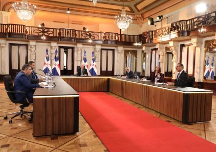 Gobierno destaca estabilidad económica, reducción de pobreza y avances en inversión, empleo y vivienda