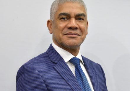 Holi Matos felicita a Luis Abinader por asumir la presidencia del PRM
