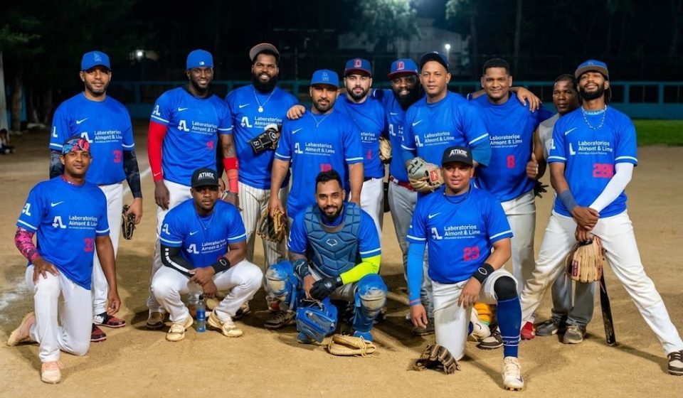 Almont y los Cocineros avanzan a segunda ronda del Chata de Equipo del Softbol del DN