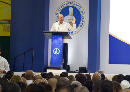 Deligne Ascención asume vicepresidencia ejecutiva del PRM y llama a cuidar la unidad: “El 28 puede ser todavía mejor”