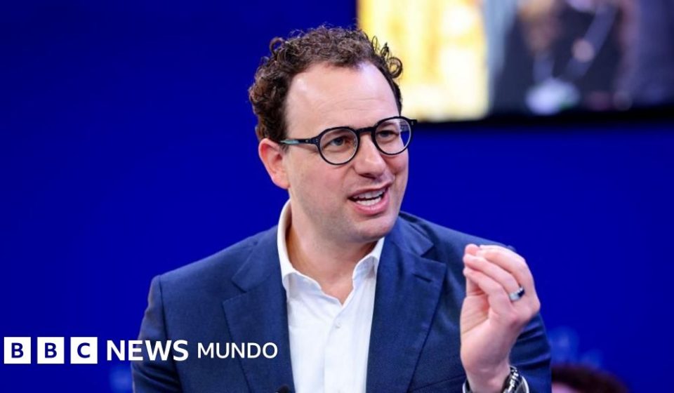 El ensayo en el que el director de Anthropic pide ralentizar el desarrollo de la inteligencia artificial