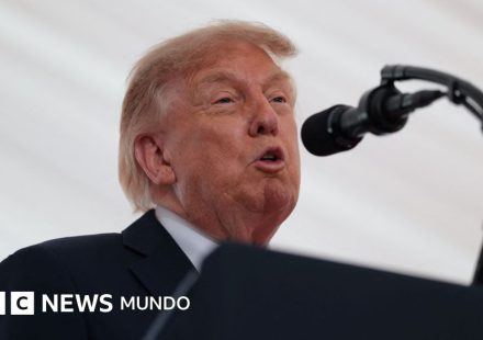 Trump asegura que la reunificación de Irlanda sería "algo fantástico" durante una visita a Dublín