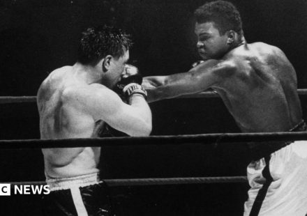 Legendary Canadian boxer George Chuvalo dies aged 89