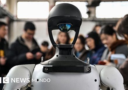 Qué significa desacelerar el desarrollo de la IA como pide el director de Anthropic