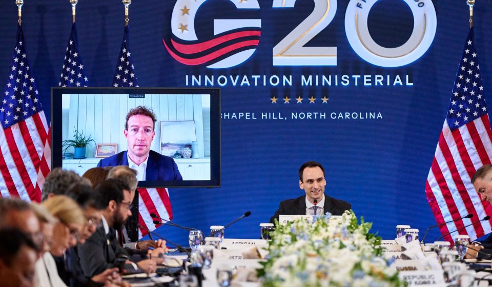 US pushes looser approach to AI regulation, while EU pushes new law