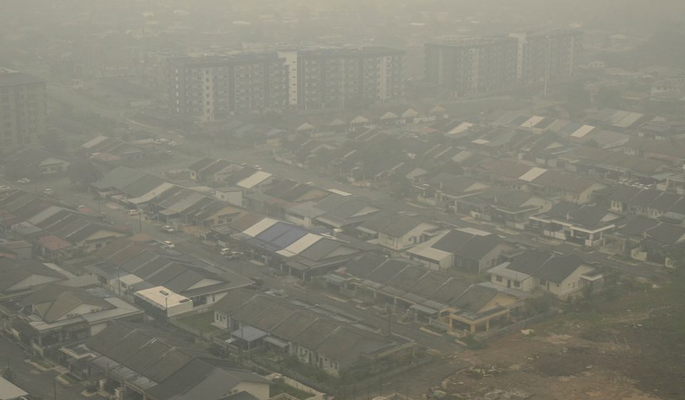 Malaysia declares emergency in Sarawak as haze from Indonesia worsens