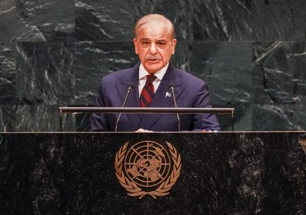 Houthi attack on Mecca, Medina would cross ‘red line’, Pakistan PM tells UN