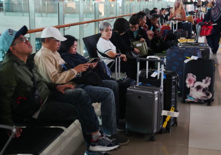 Indonesia’s main airport suspends flights due to Anak Krakatau eruption