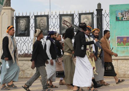 Yemeni forces claim strategic district amid intensified Houthi clashes