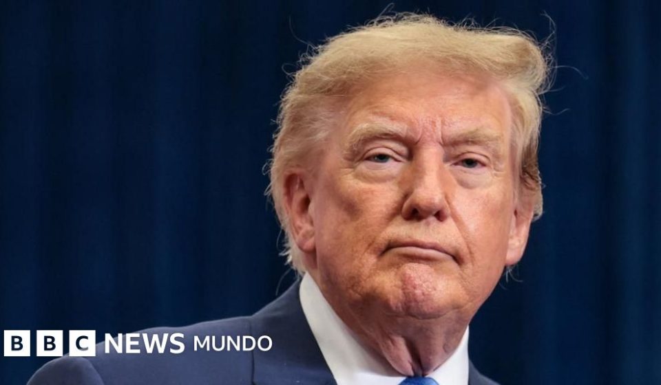 Trump dice que la posición de EE.UU. sobre las Malvinas/Falklands está bajo revisión