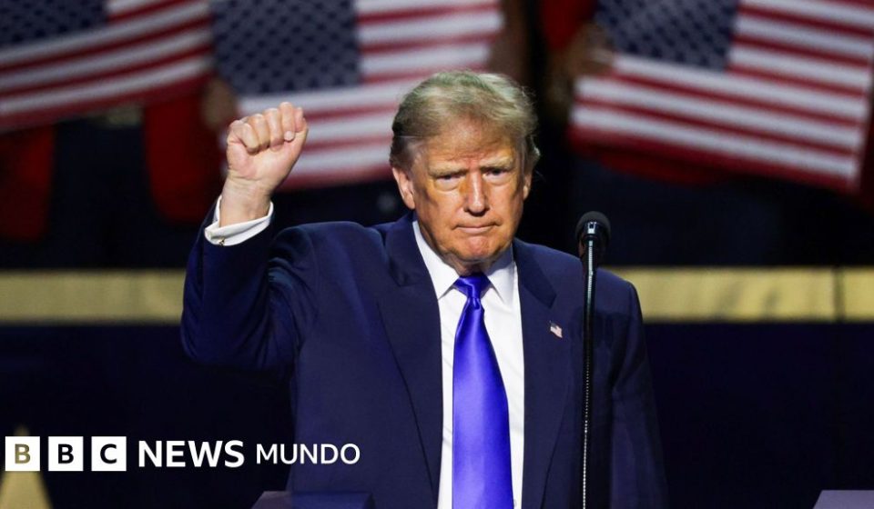 ¿Es la promesa de Trump de pagar US$5.000 a los votantes de EE.UU. una señal de pánico?