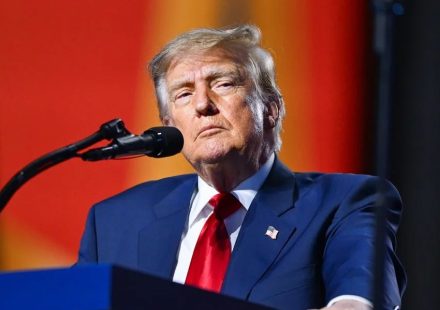 Trump amenaza con grandes aranceles contra Europa si Canadá se asocia a la Unión Europea