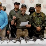 Qué busca De la Espriella con sus polémicas imágenes caminando entre cadáveres en Colombia que un juez le ordenó retirar