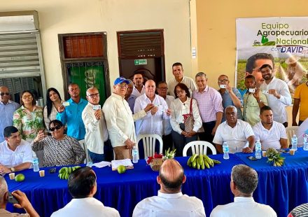 Juramentan en Santiago equipo agropecuario de apoyo a David Collado