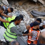 El derrumbe de un edificio dañado por la guerra en Gaza deja al menos 21 muertos y decenas de desaparecidos