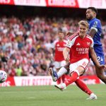 Arsenal come from behind to beat Chelsea 2-1 and maintain perfect start