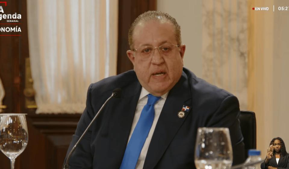 Magín Díaz destaca crecimiento económico y aumento de 34 % en la inversión pública, pese a crisis internacional