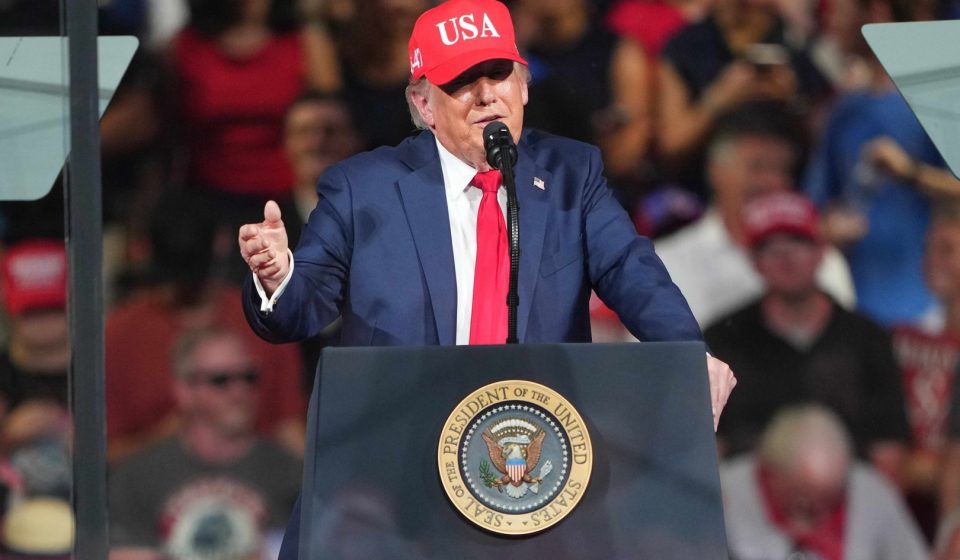 Trump threatens to end trade with Mexico and Europe after rate hike
