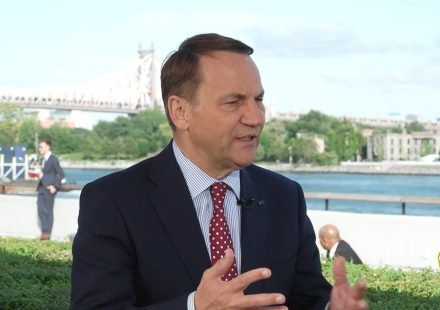 Sikorski: Russia doesn’t have the forces to invade NATO