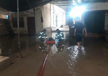 Floods inundate roads in southeastern Algeria