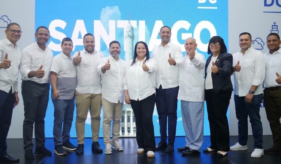 Leito Aguilera juramenta estructura de apoyo a David Collado