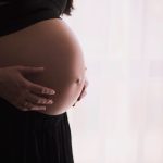 Embarazo en la adolescencia: un desafío para la salud y la educación en Santiago