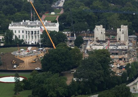 White House construction on $400m ballroom can go on, says US Supreme Court
