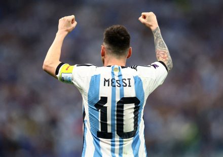 The number 10 shirt must not retire with Messi
