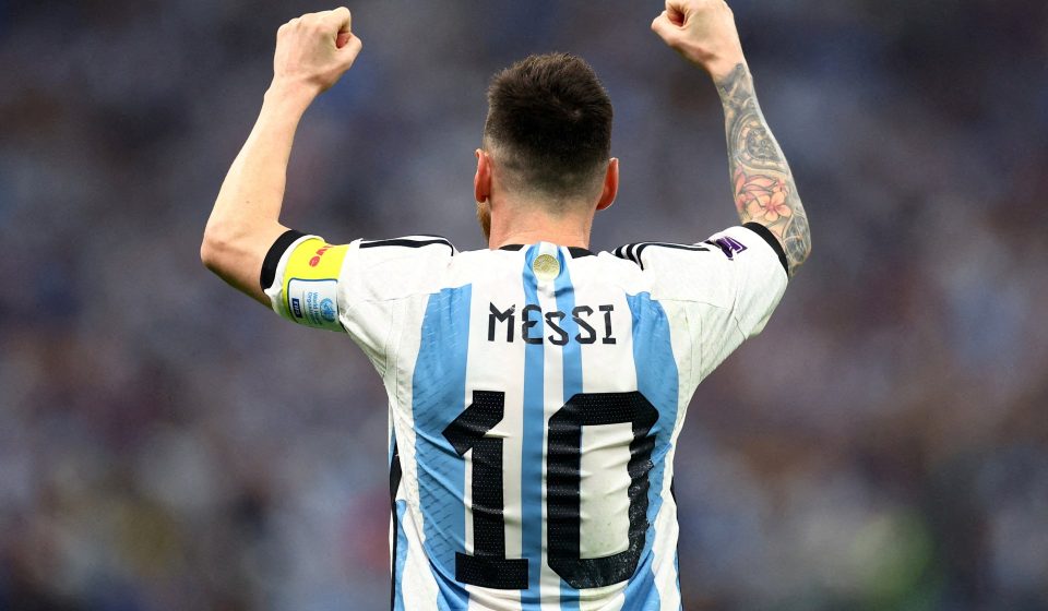 The number 10 shirt must not retire with Messi