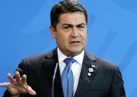 Juez cierra el caso por fraude y lavado contra expresidente de Honduras indultado en EEUU
